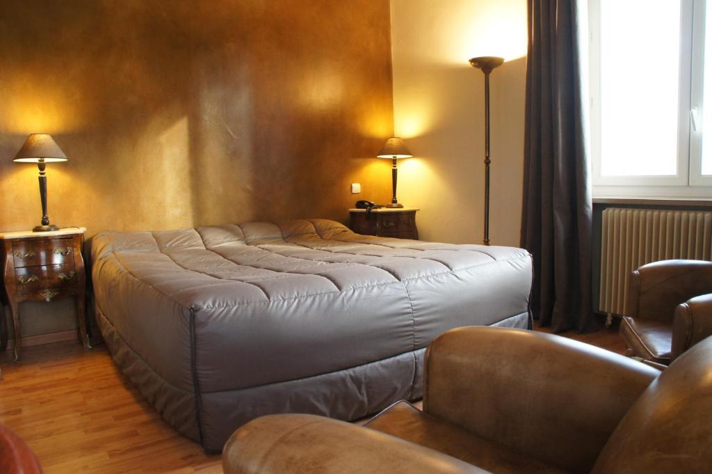 Auberge Bourrelly Cabries Room photo