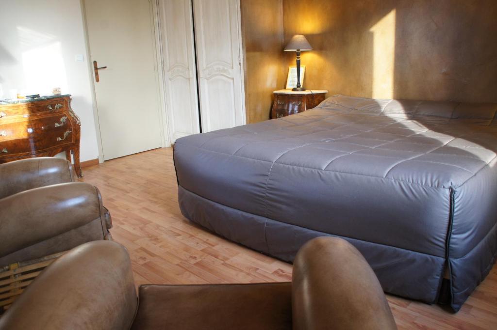 Auberge Bourrelly Cabries Room photo