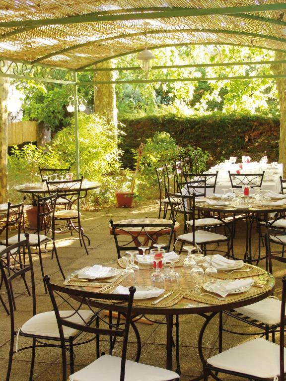 Auberge Bourrelly Cabries Exterior photo