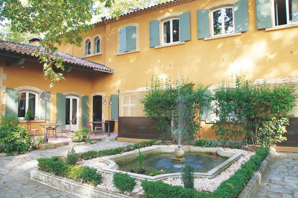 Auberge Bourrelly Cabries Exterior photo